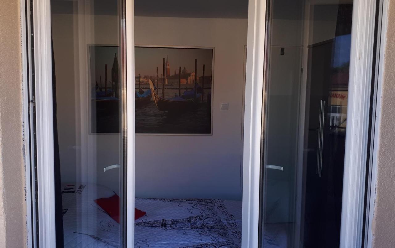 Apartamenty Centrum Rynek Market City Center Kielce Kültér fotó